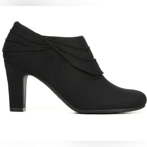 Life Stride Corie ankle boot in black